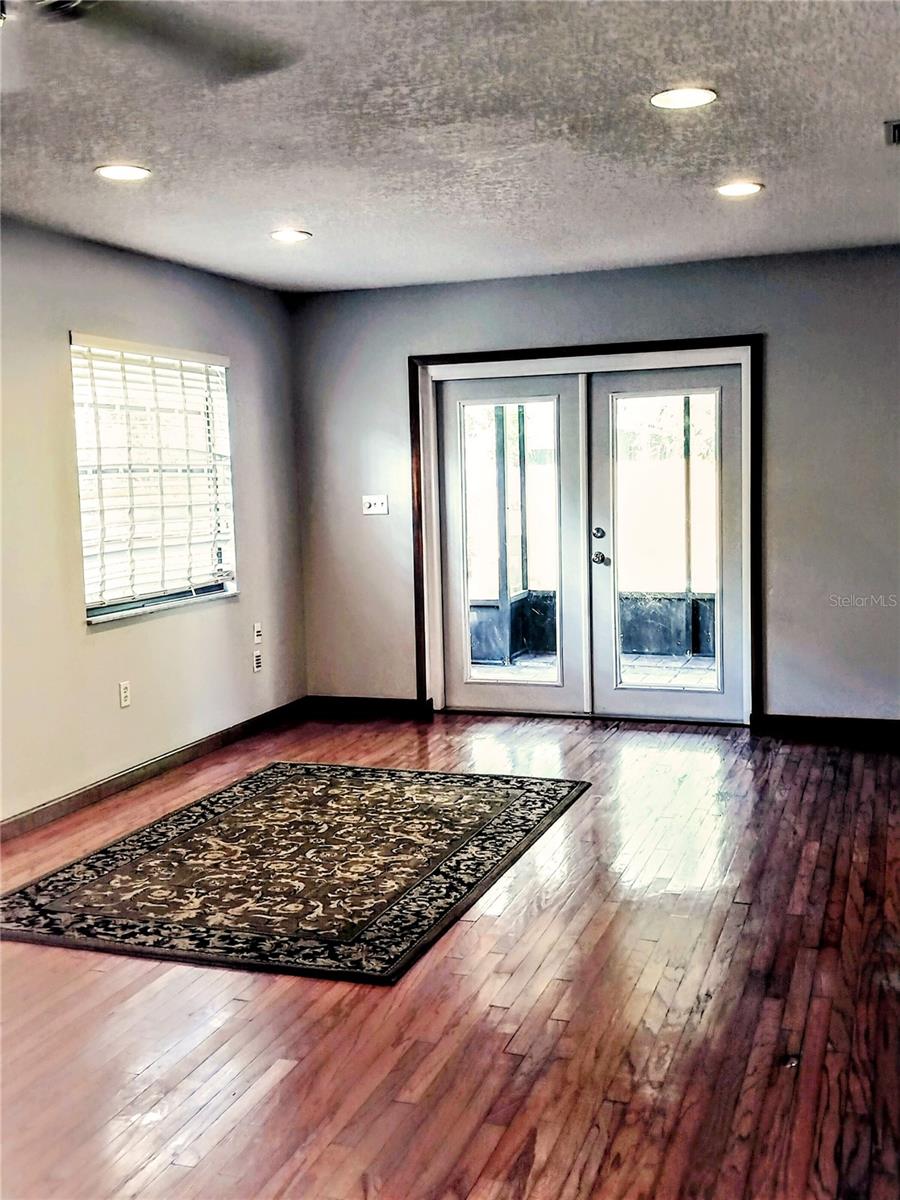 5124 HOLLAND AVE, TAMPA, FL, 33617