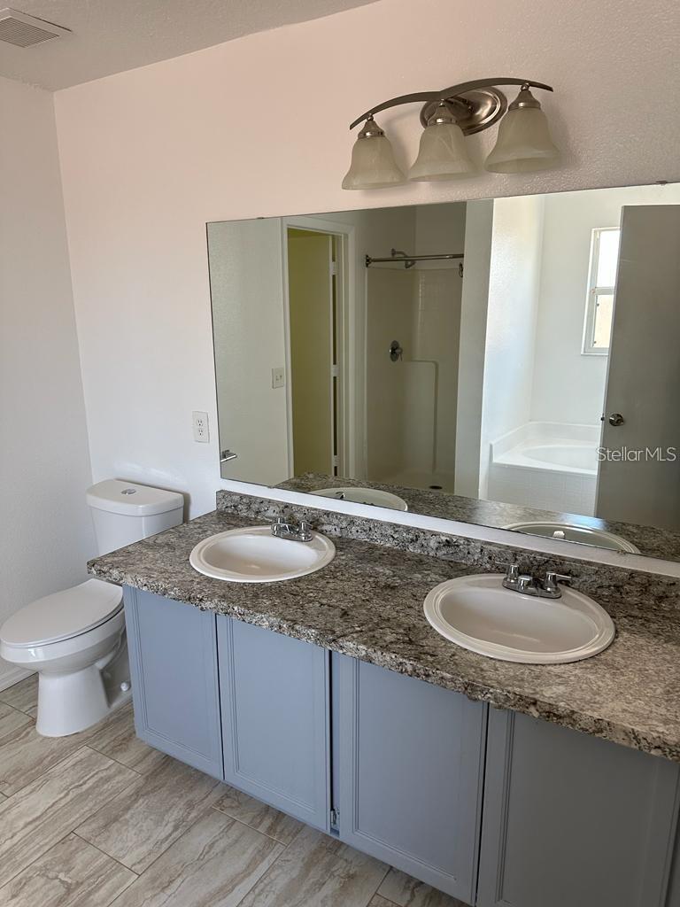 1136 EPSON OAKS WAY, ORLANDO, FL, 32837