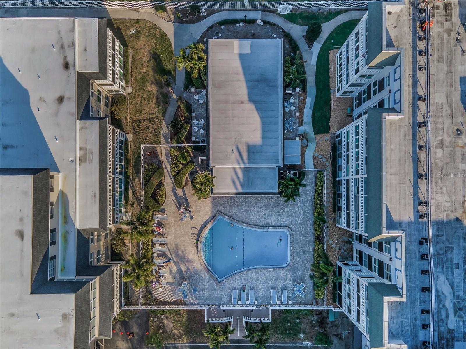 147 BLUFF VIEW DR #304, BELLEAIR BLUFFS, FL, 33770