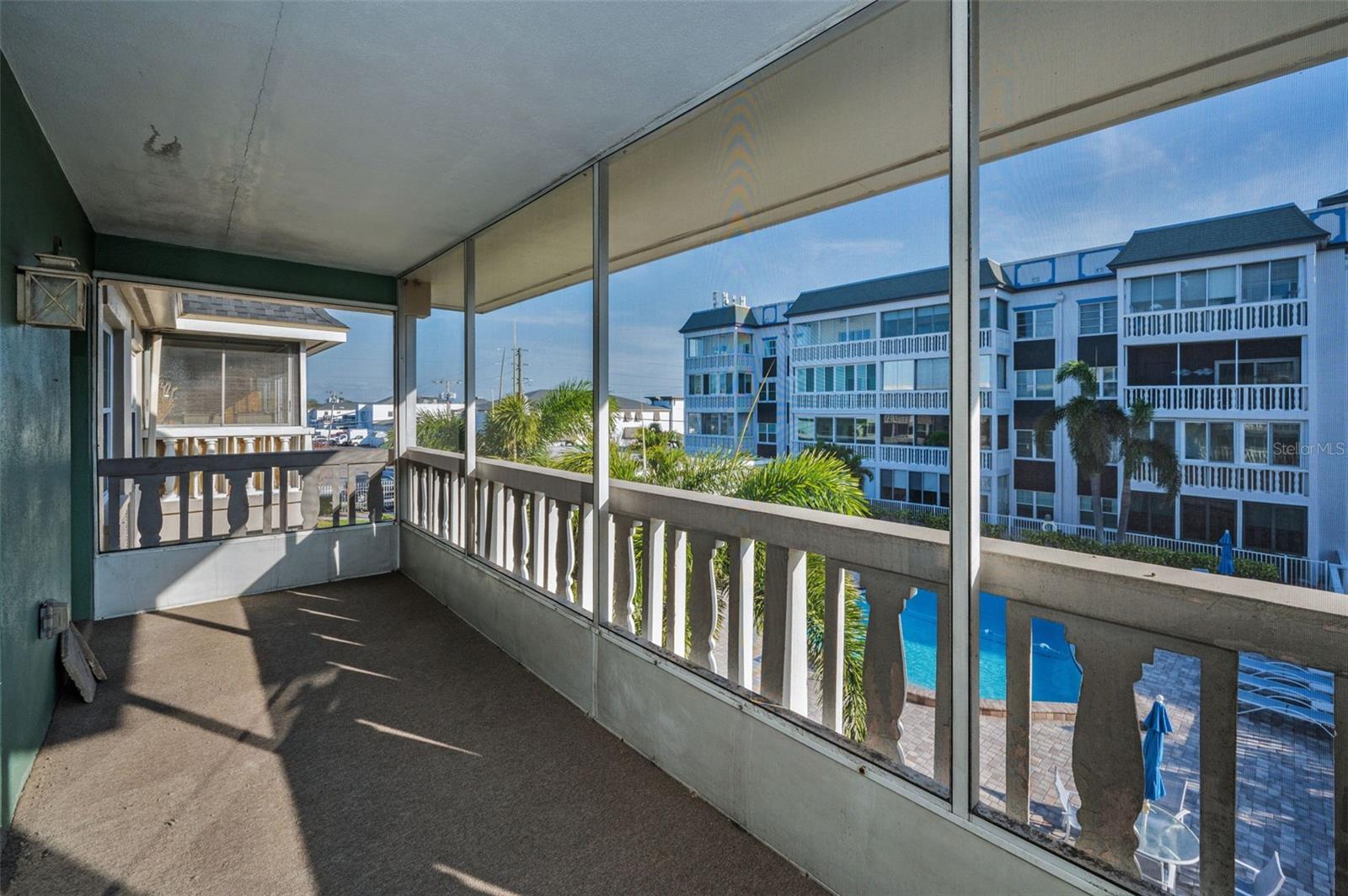 147 BLUFF VIEW DR #304, BELLEAIR BLUFFS, FL, 33770