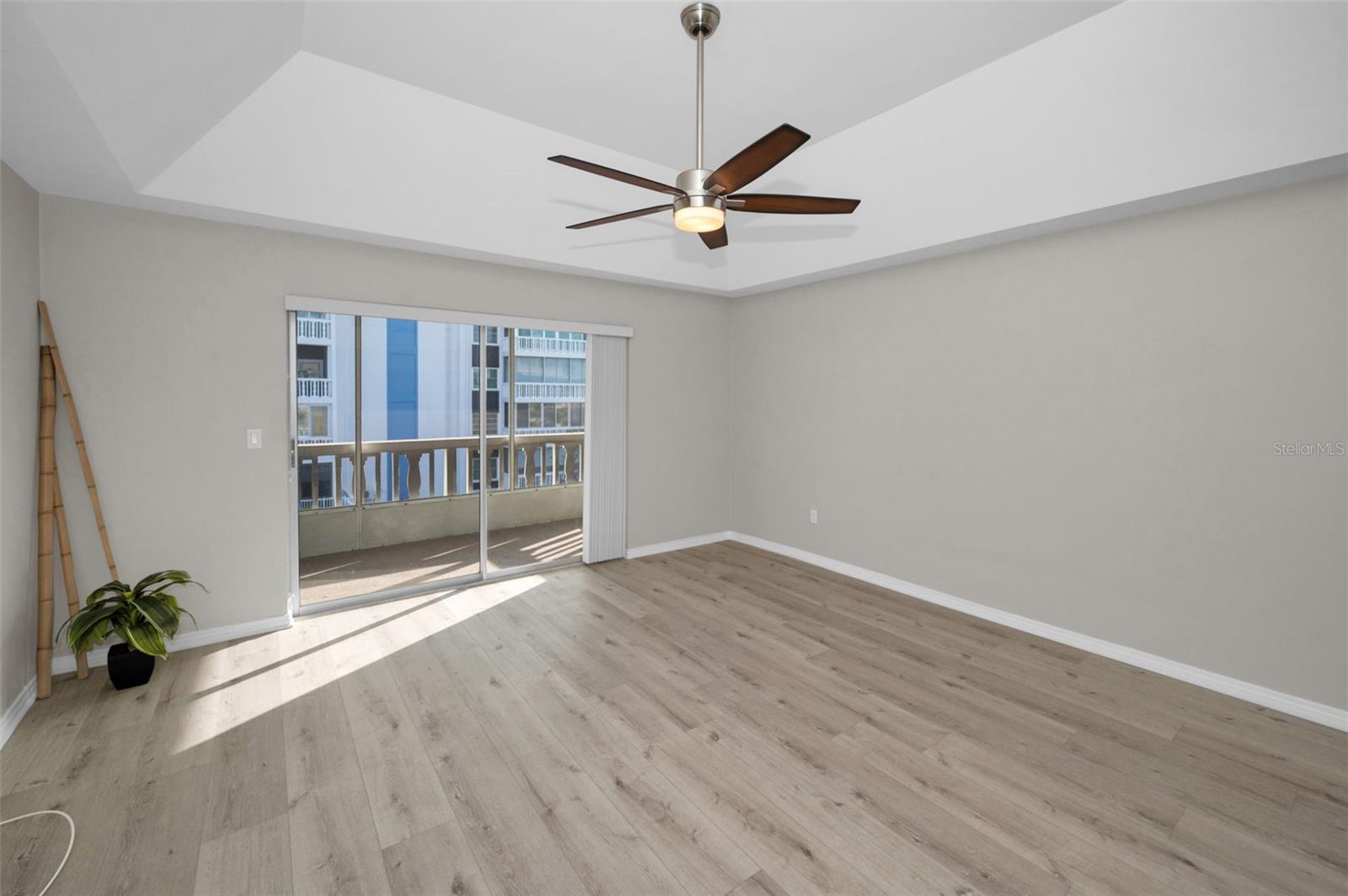 147 BLUFF VIEW DR #304, BELLEAIR BLUFFS, FL, 33770