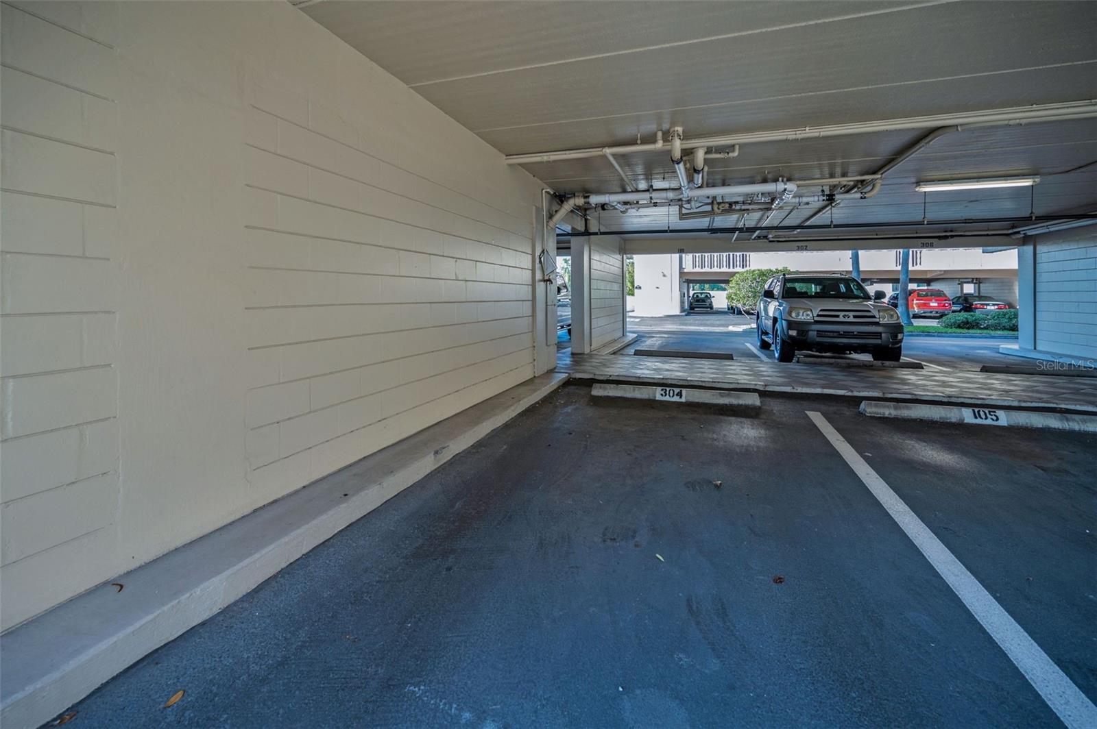 147 BLUFF VIEW DR #304, BELLEAIR BLUFFS, FL, 33770
