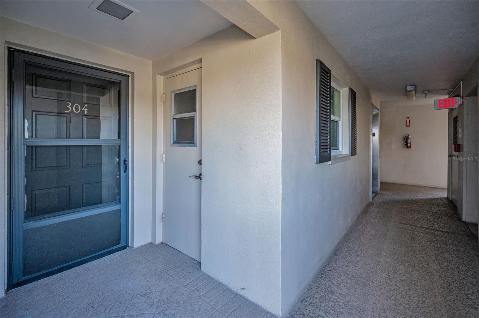 147 BLUFF VIEW DR #304, BELLEAIR BLUFFS, FL, 33770