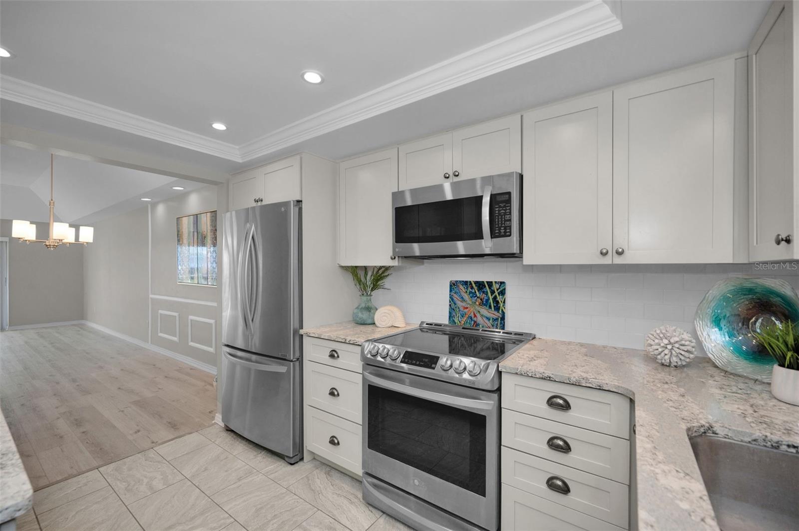 147 BLUFF VIEW DR #304, BELLEAIR BLUFFS, FL, 33770