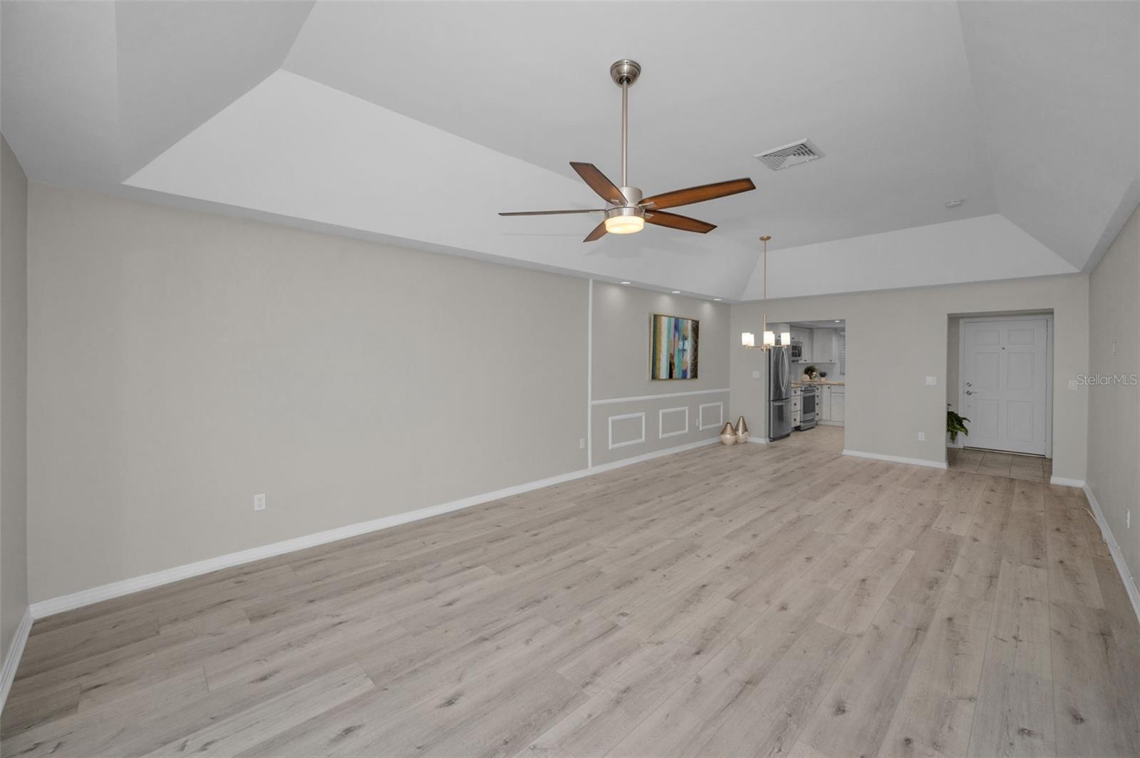 147 BLUFF VIEW DR #304, BELLEAIR BLUFFS, FL, 33770