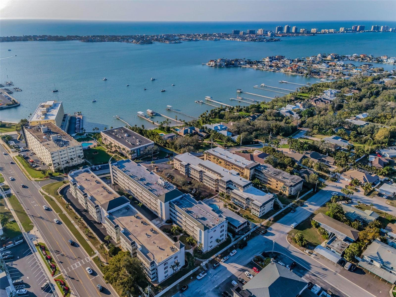 147 BLUFF VIEW DR #304, BELLEAIR BLUFFS, FL, 33770