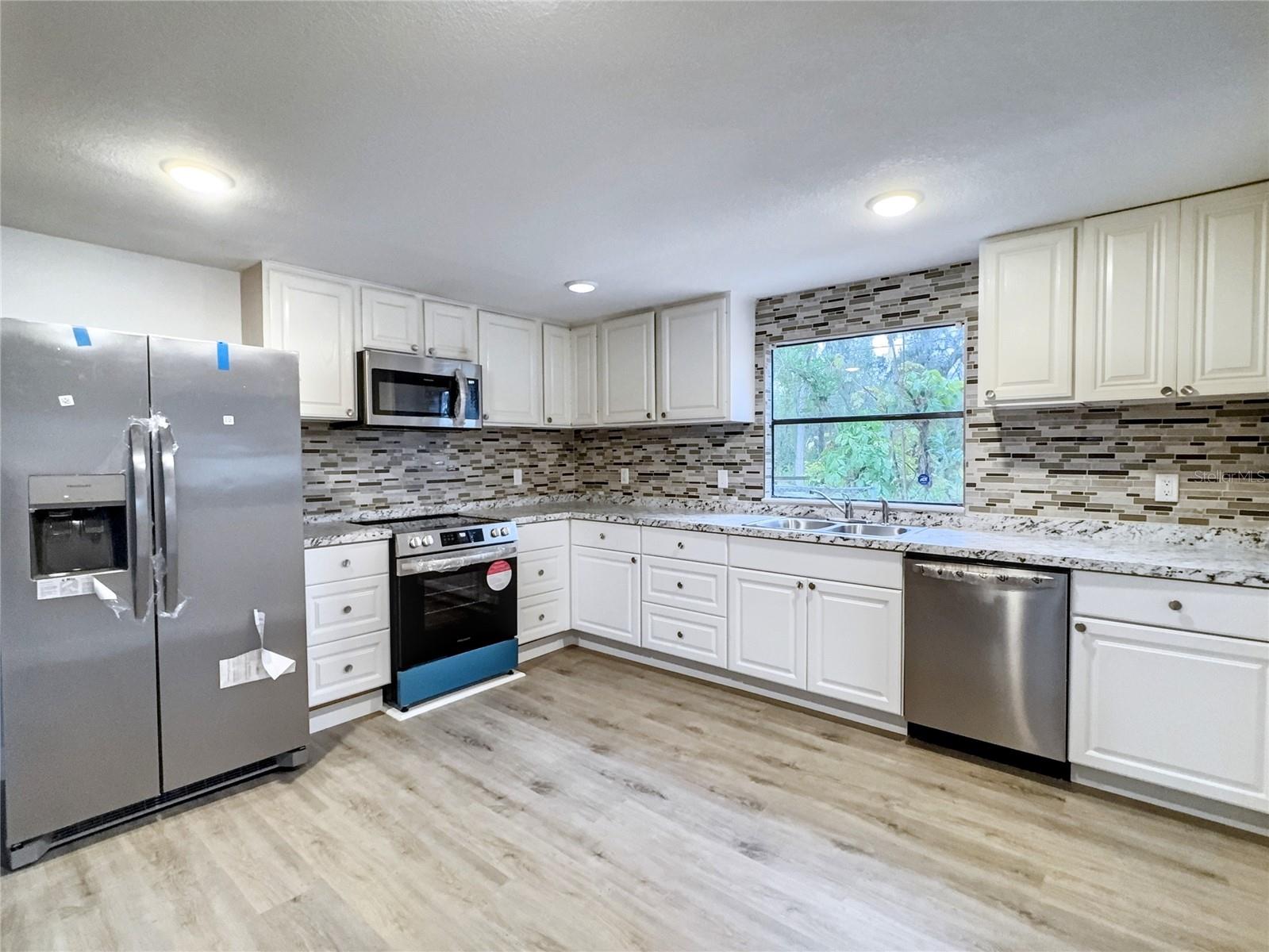 11201 BLENDALE DR, RIVERVIEW, FL, 33569