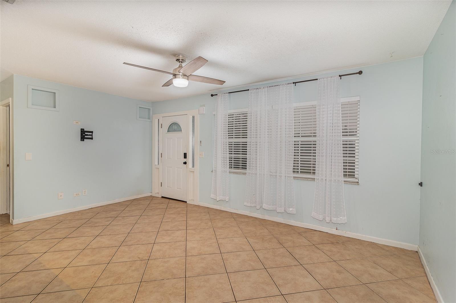 200 AVENUE C, CHULUOTA, FL, 32766