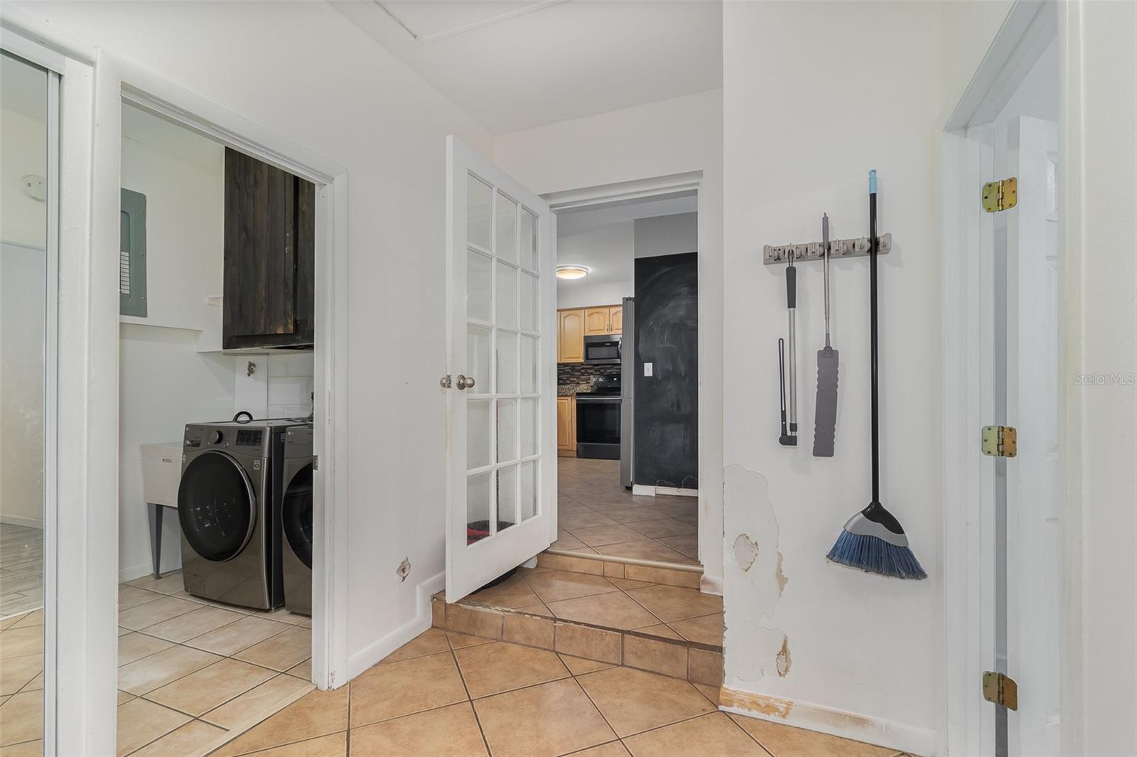 200 AVENUE C, CHULUOTA, FL, 32766