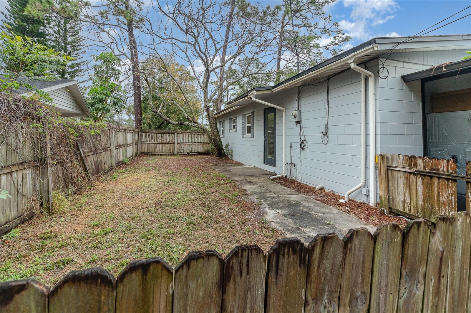 200 AVENUE C, CHULUOTA, FL, 32766