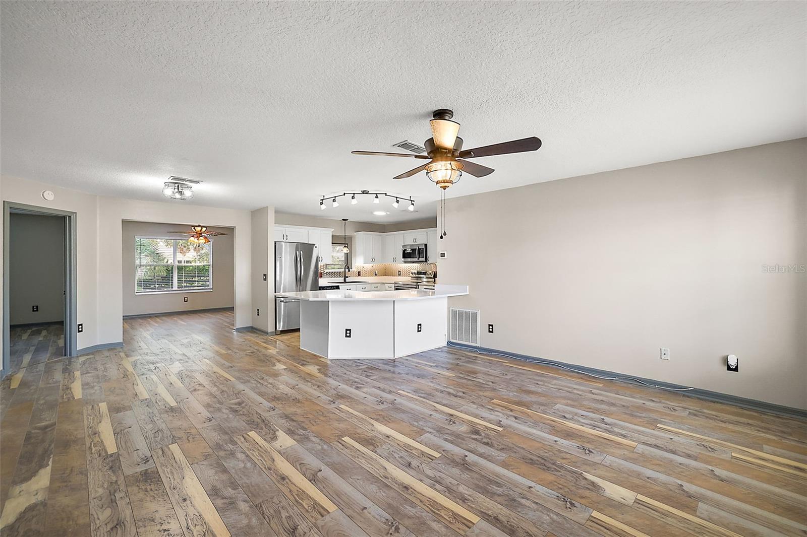 2541 PRIVADA DR, THE VILLAGES, FL, 32162