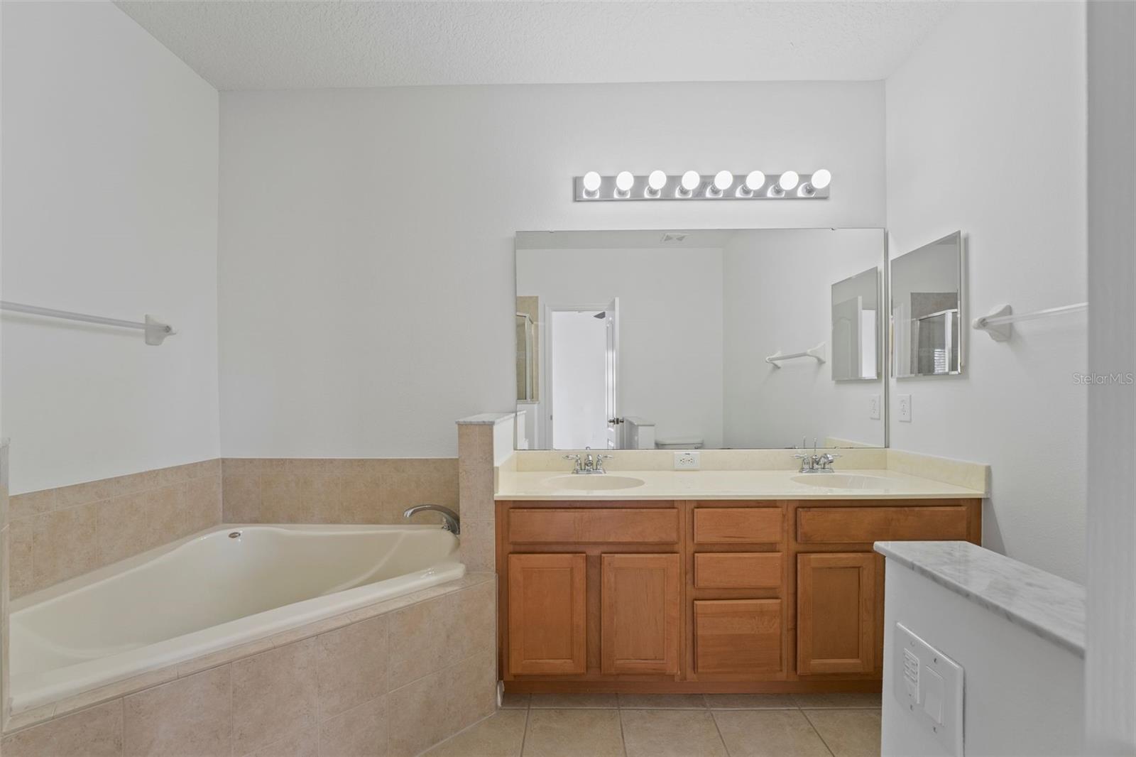701 FORTANINI CIR, OCOEE, FL, 34761
