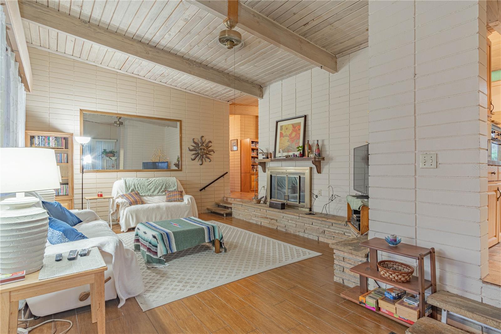 2439 CR 453, LAKE PANASOFFKEE, FL, 33538