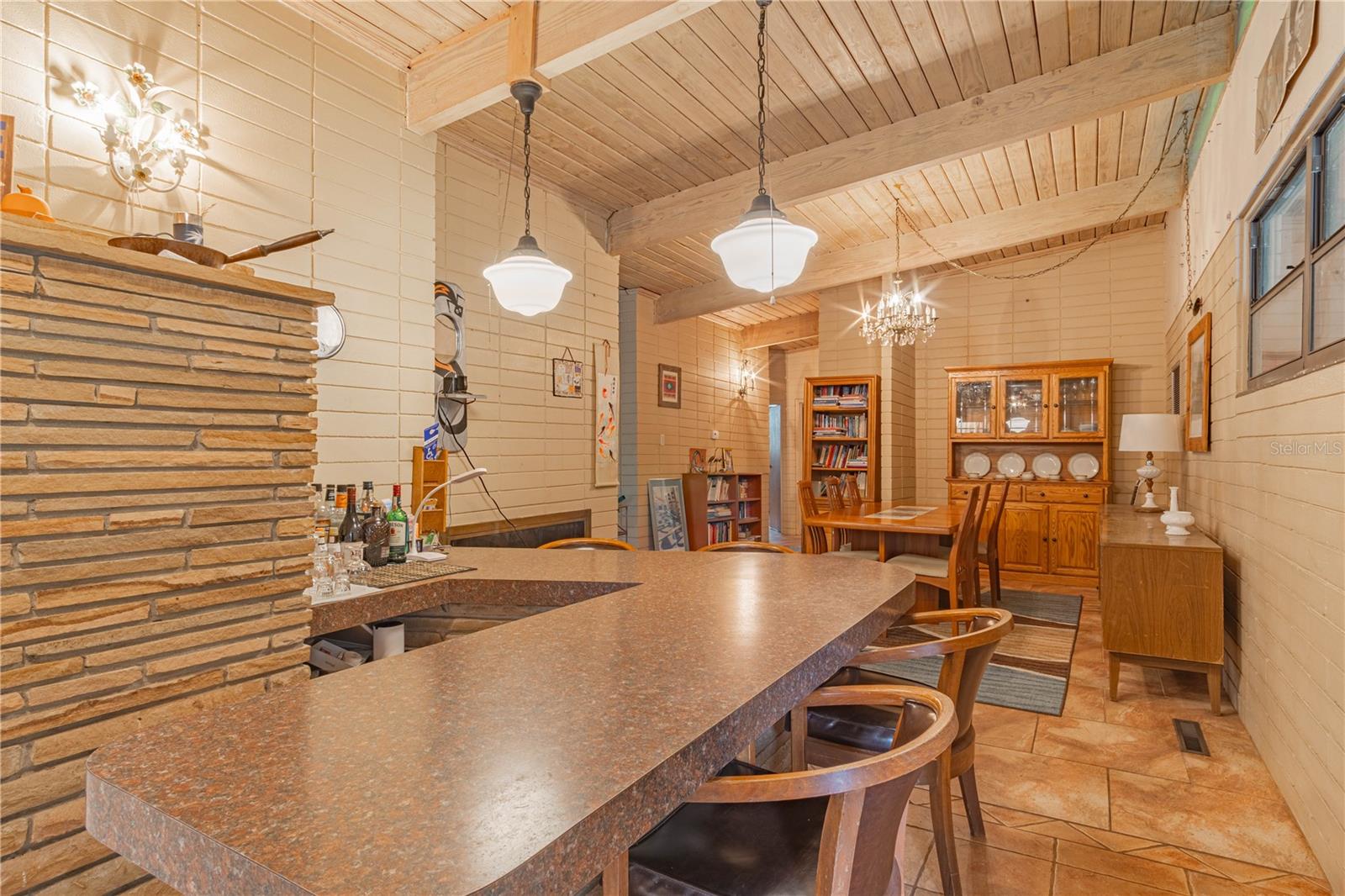 2439 CR 453, LAKE PANASOFFKEE, FL, 33538