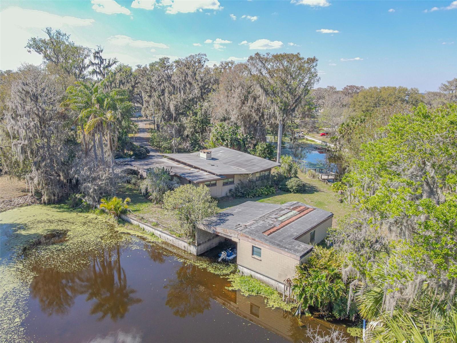 2439 CR 453, LAKE PANASOFFKEE, FL, 33538