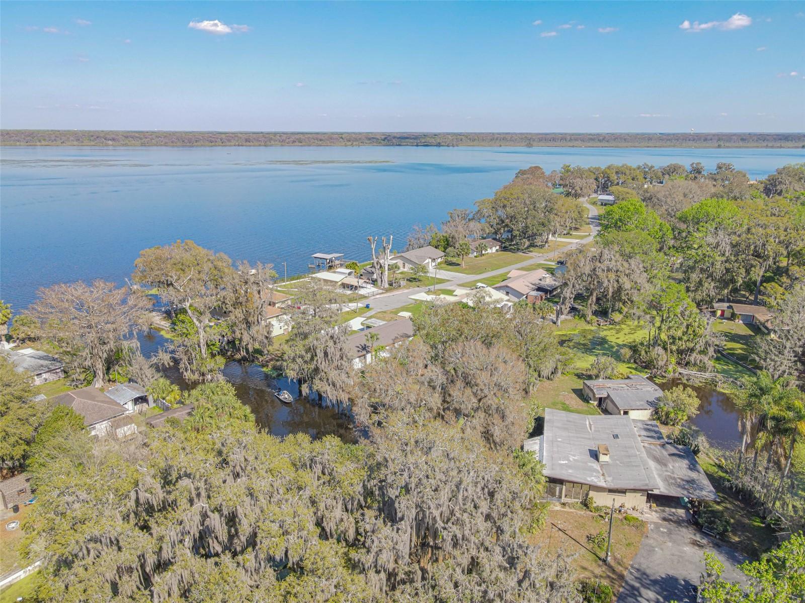 2439 CR 453, LAKE PANASOFFKEE, FL, 33538