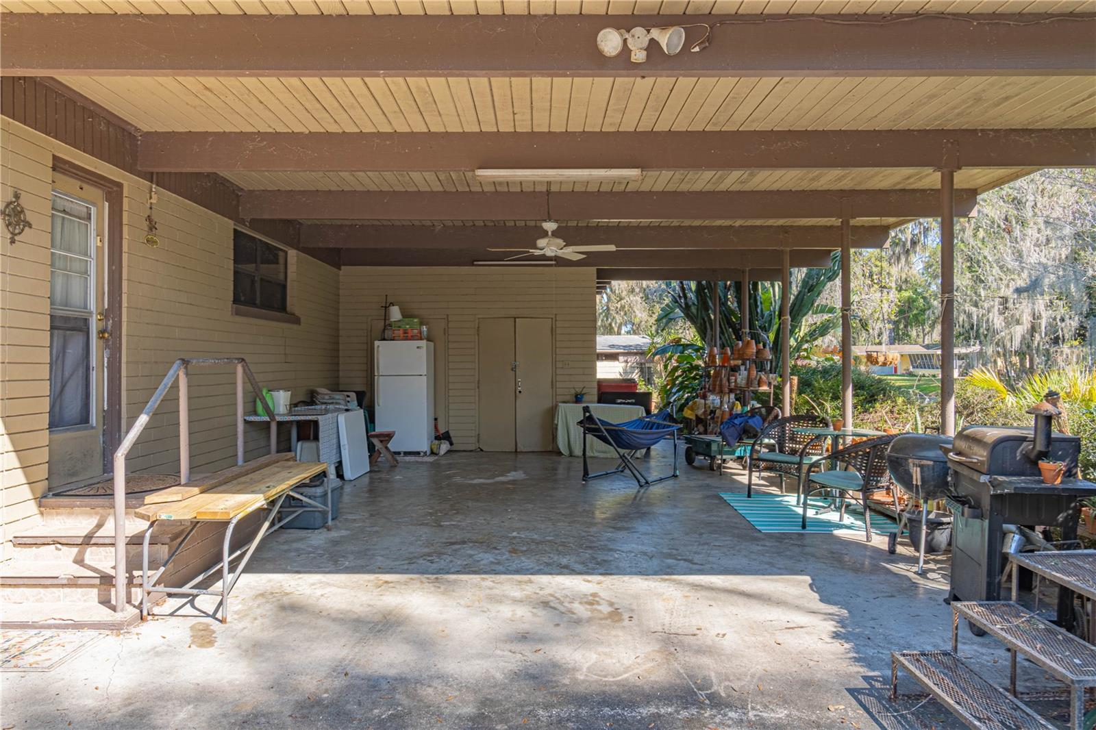 2439 CR 453, LAKE PANASOFFKEE, FL, 33538