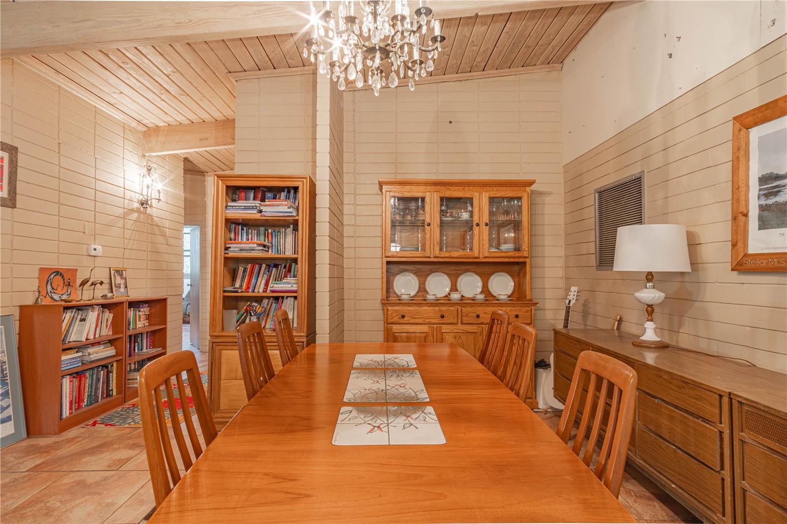 2439 CR 453, LAKE PANASOFFKEE, FL, 33538