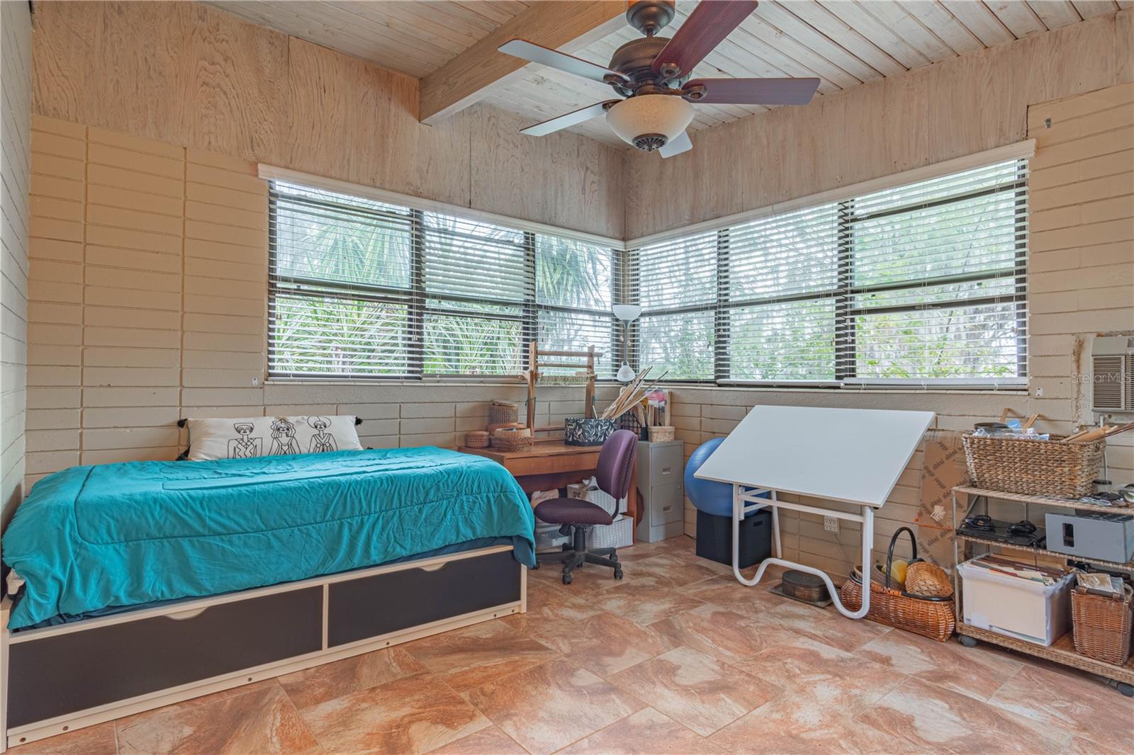 2439 CR 453, LAKE PANASOFFKEE, FL, 33538
