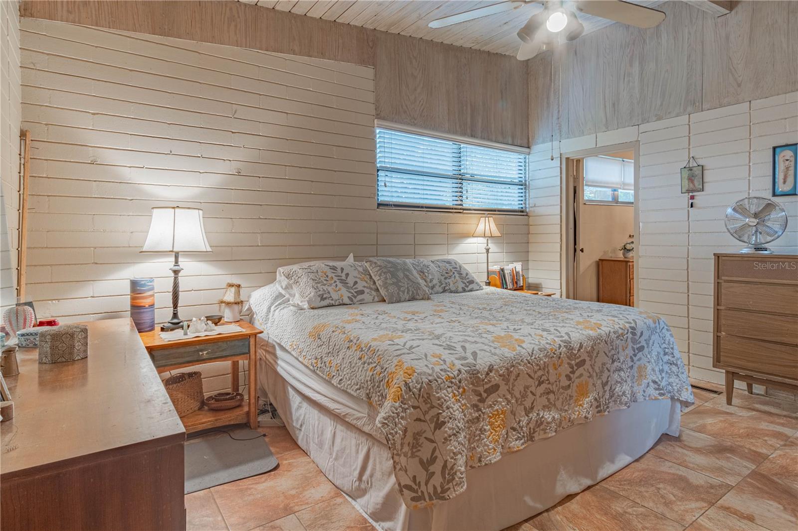 2439 CR 453, LAKE PANASOFFKEE, FL, 33538