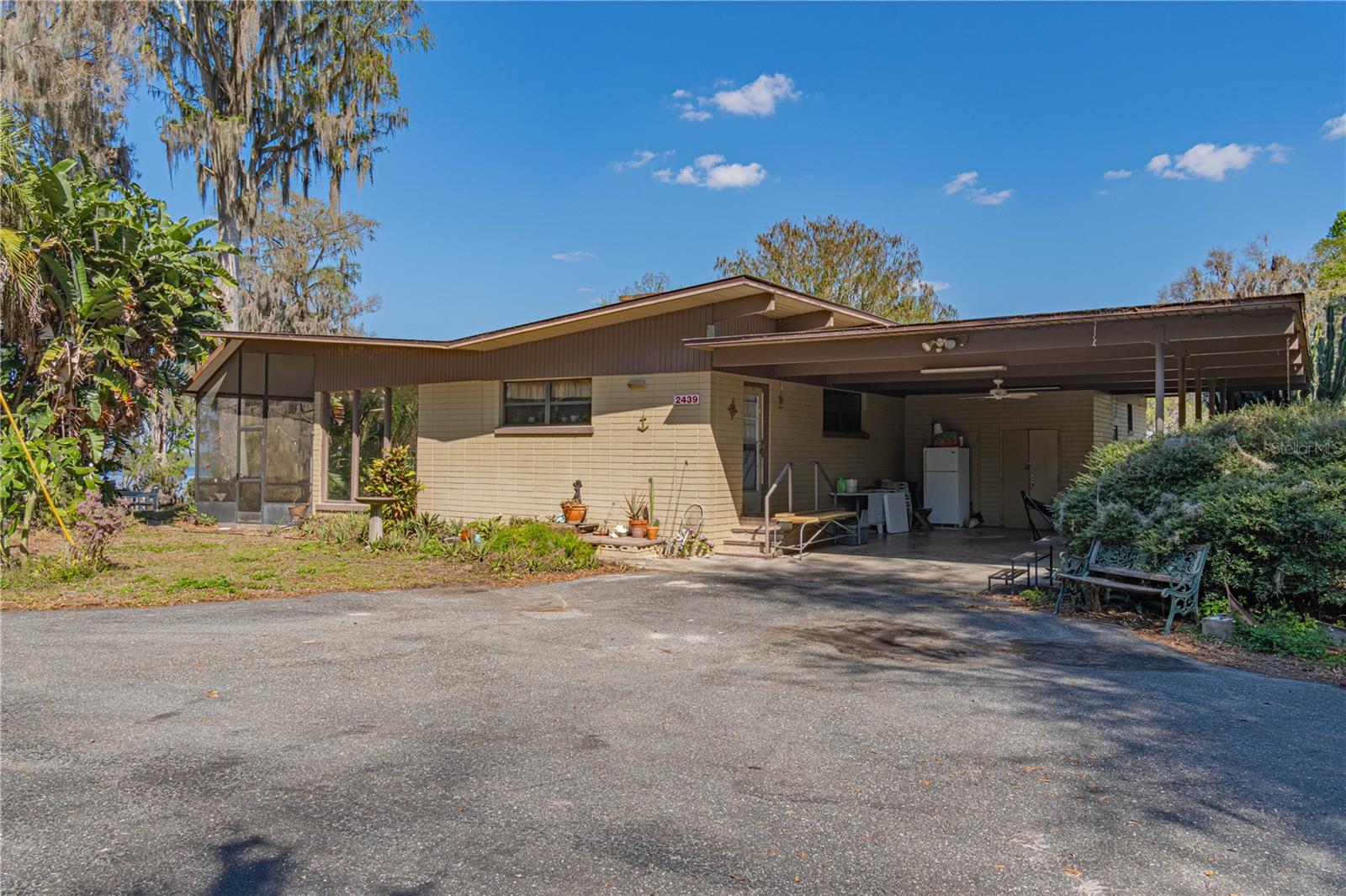 2439 CR 453, LAKE PANASOFFKEE, FL, 33538