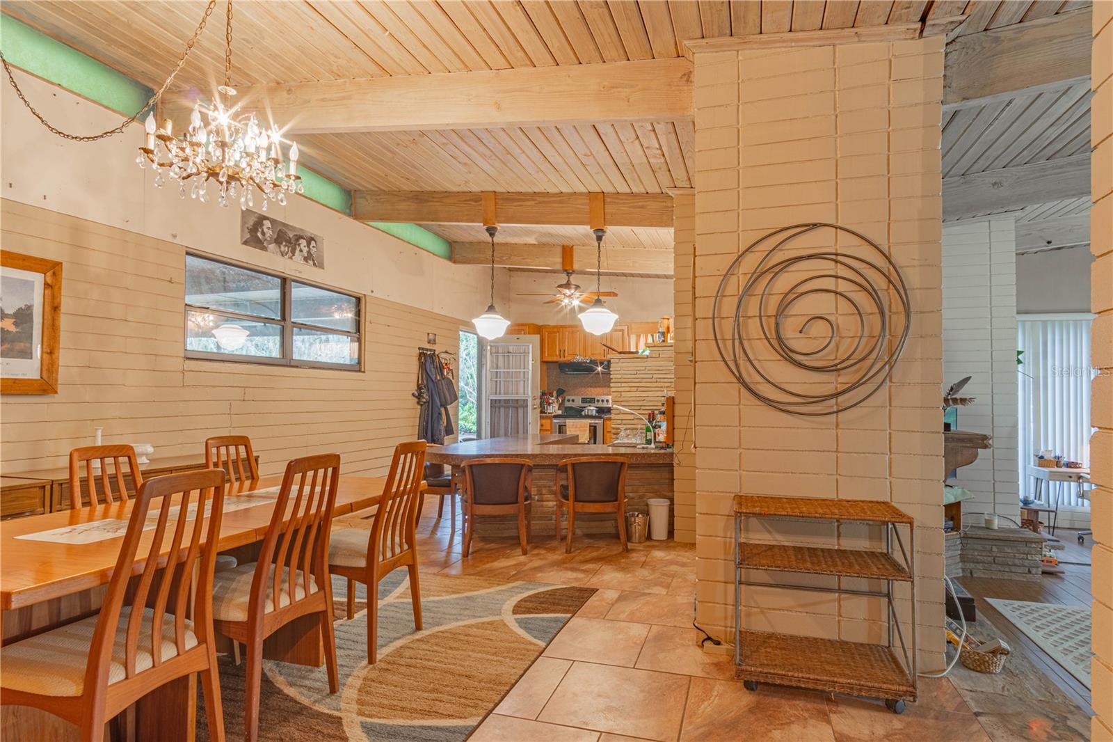 2439 CR 453, LAKE PANASOFFKEE, FL, 33538