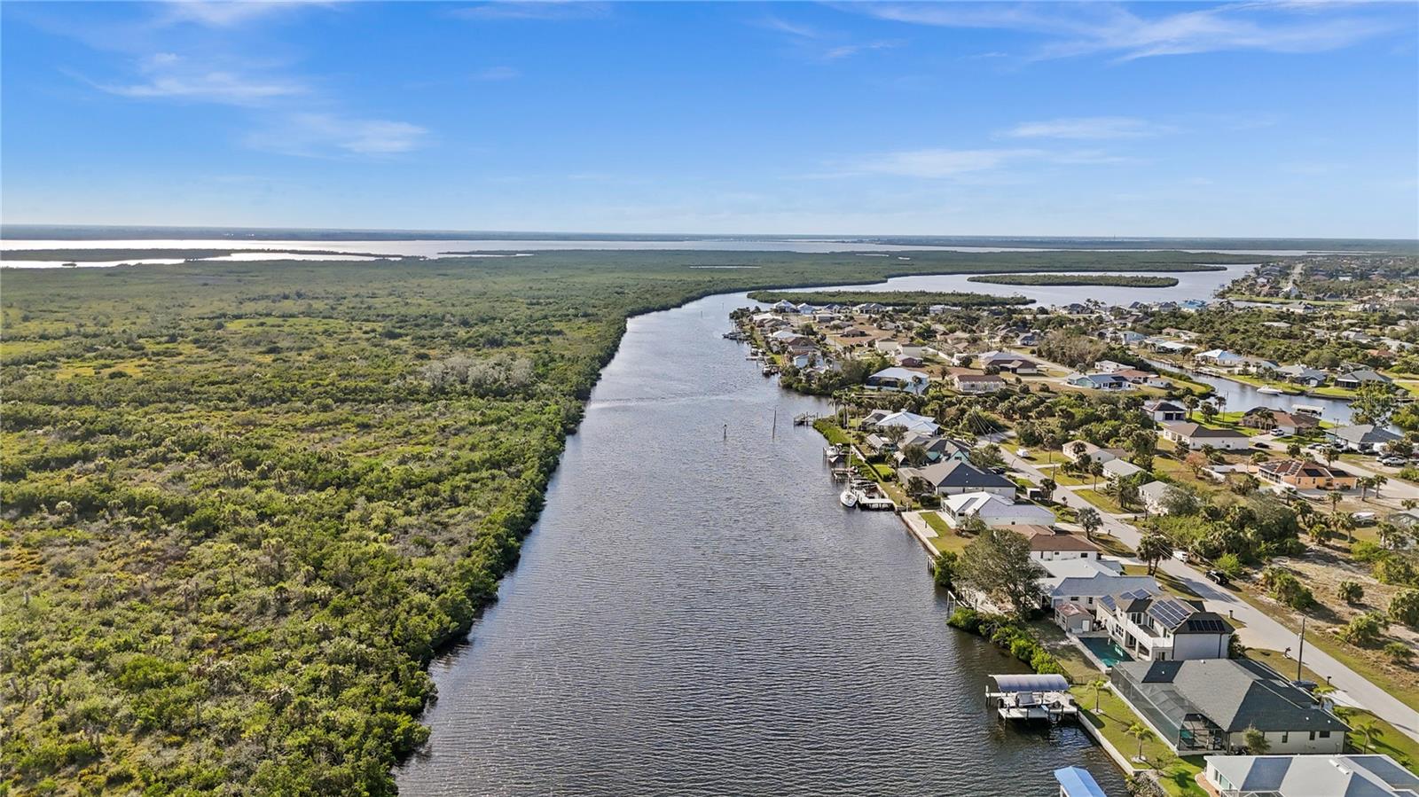 18422 ARAPAHOE CIR, PORT CHARLOTTE, FL, 33948