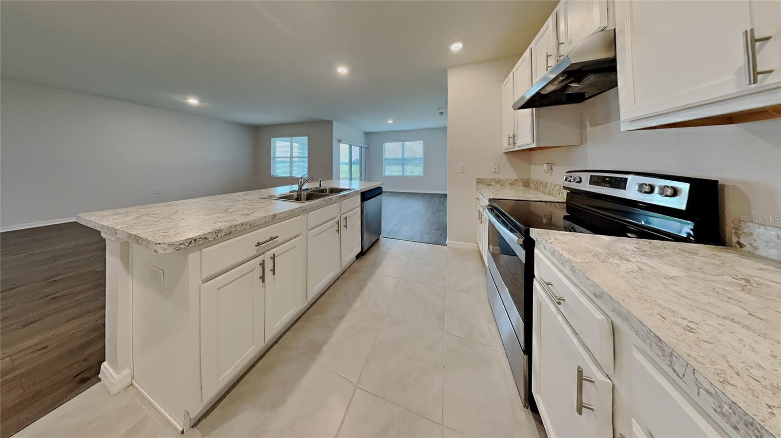 1040 CAMBRIDGE DRIVE, WINTER HAVEN, FL, 33881