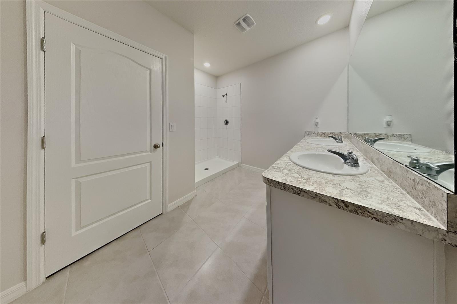 1040 CAMBRIDGE DRIVE, WINTER HAVEN, FL, 33881