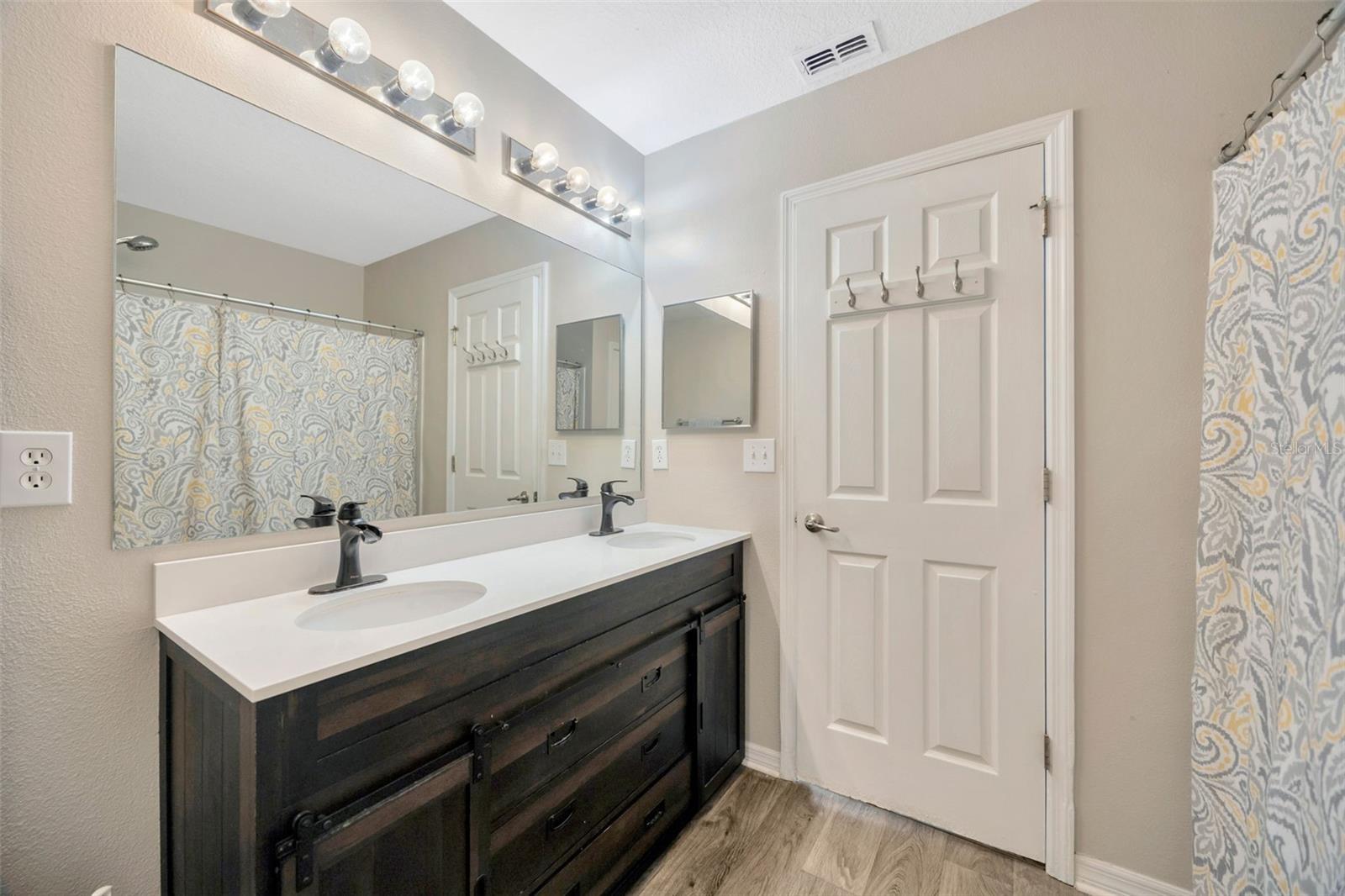 3131 ROYAL TUSCAN LN, VALRICO, FL, 33594