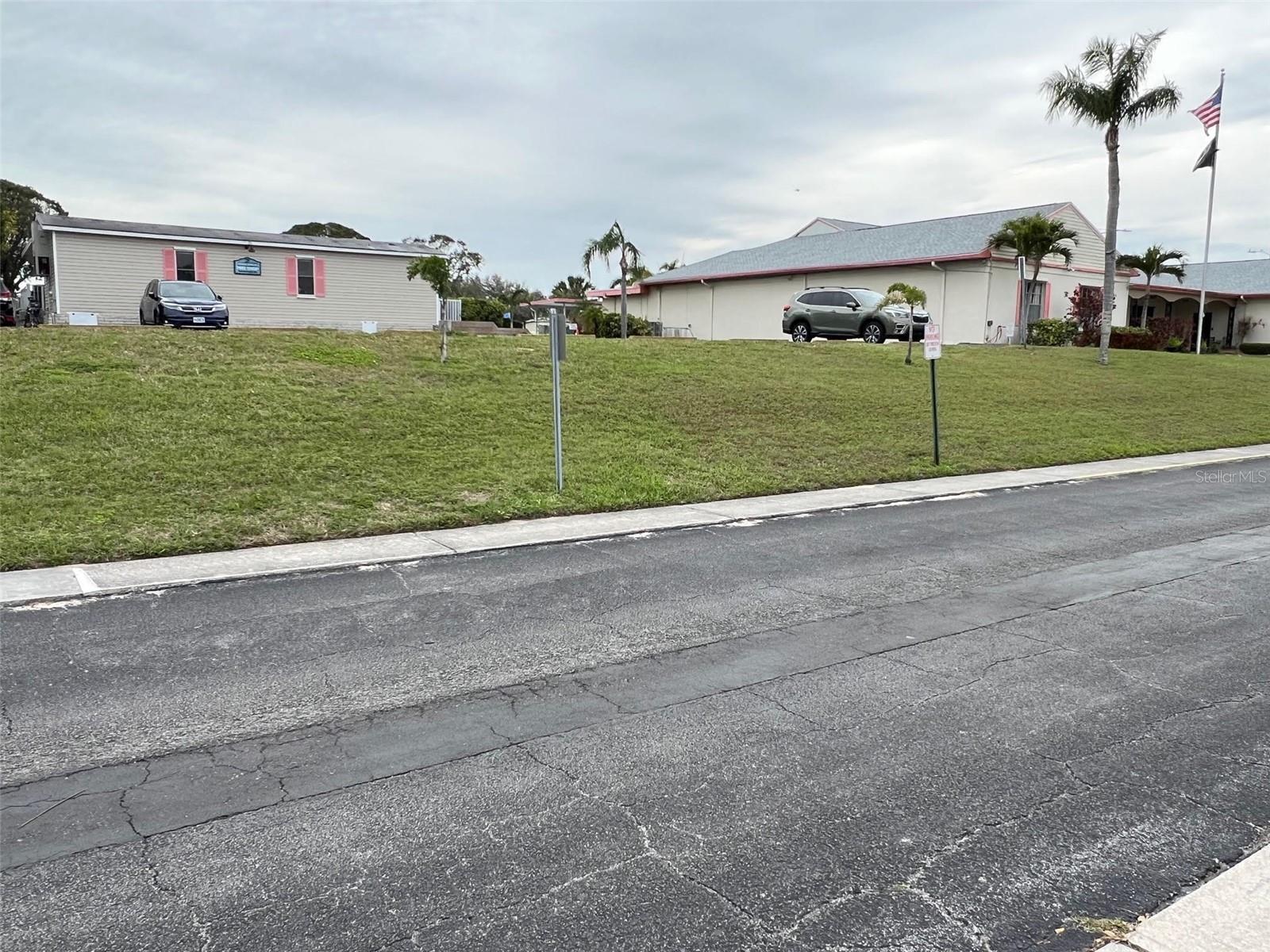 6 THATCH PALM ST E, LARGO, FL, 33770
