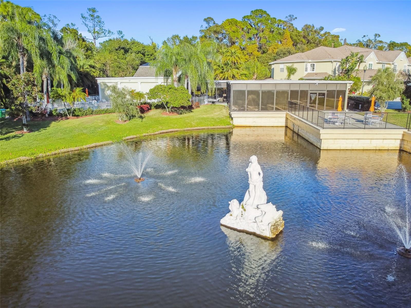 11162 KAPOK GRAND CIR, MADEIRA BEACH, FL, 33708