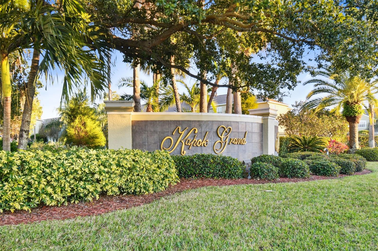 11162 KAPOK GRAND CIR, MADEIRA BEACH, FL, 33708
