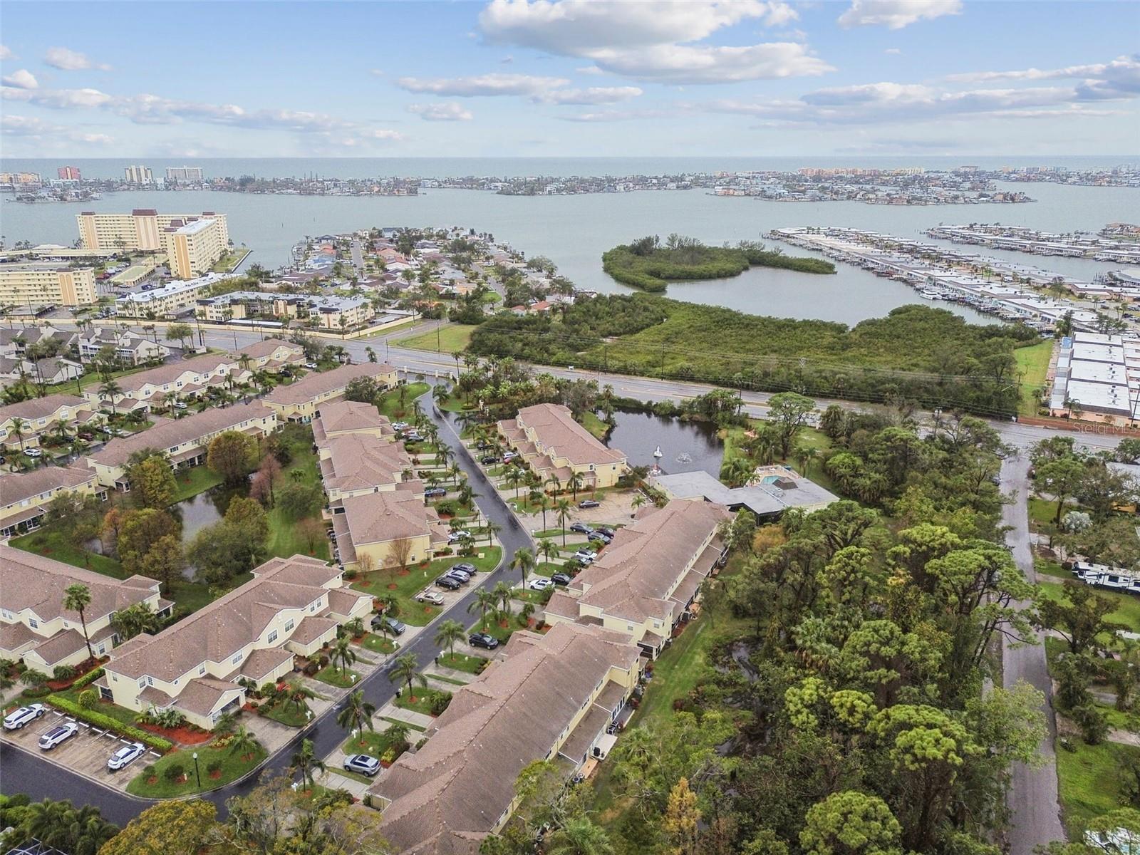 11162 KAPOK GRAND CIR, MADEIRA BEACH, FL, 33708