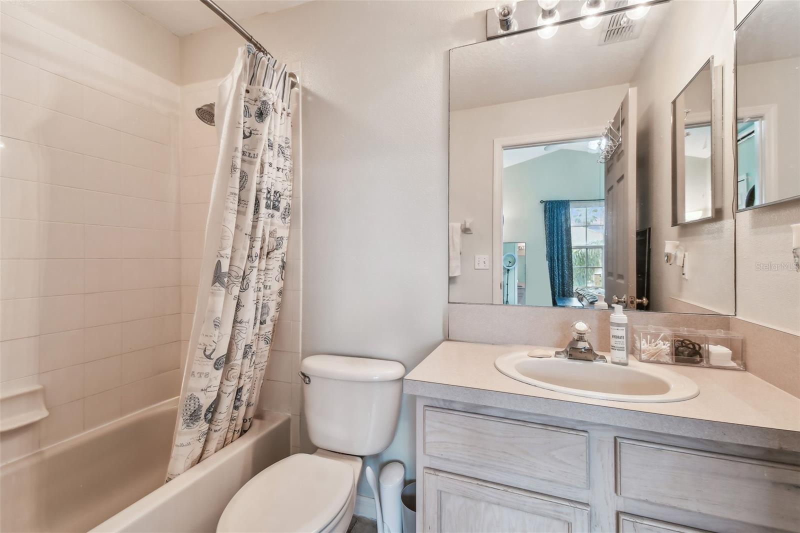 11162 KAPOK GRAND CIR, MADEIRA BEACH, FL, 33708