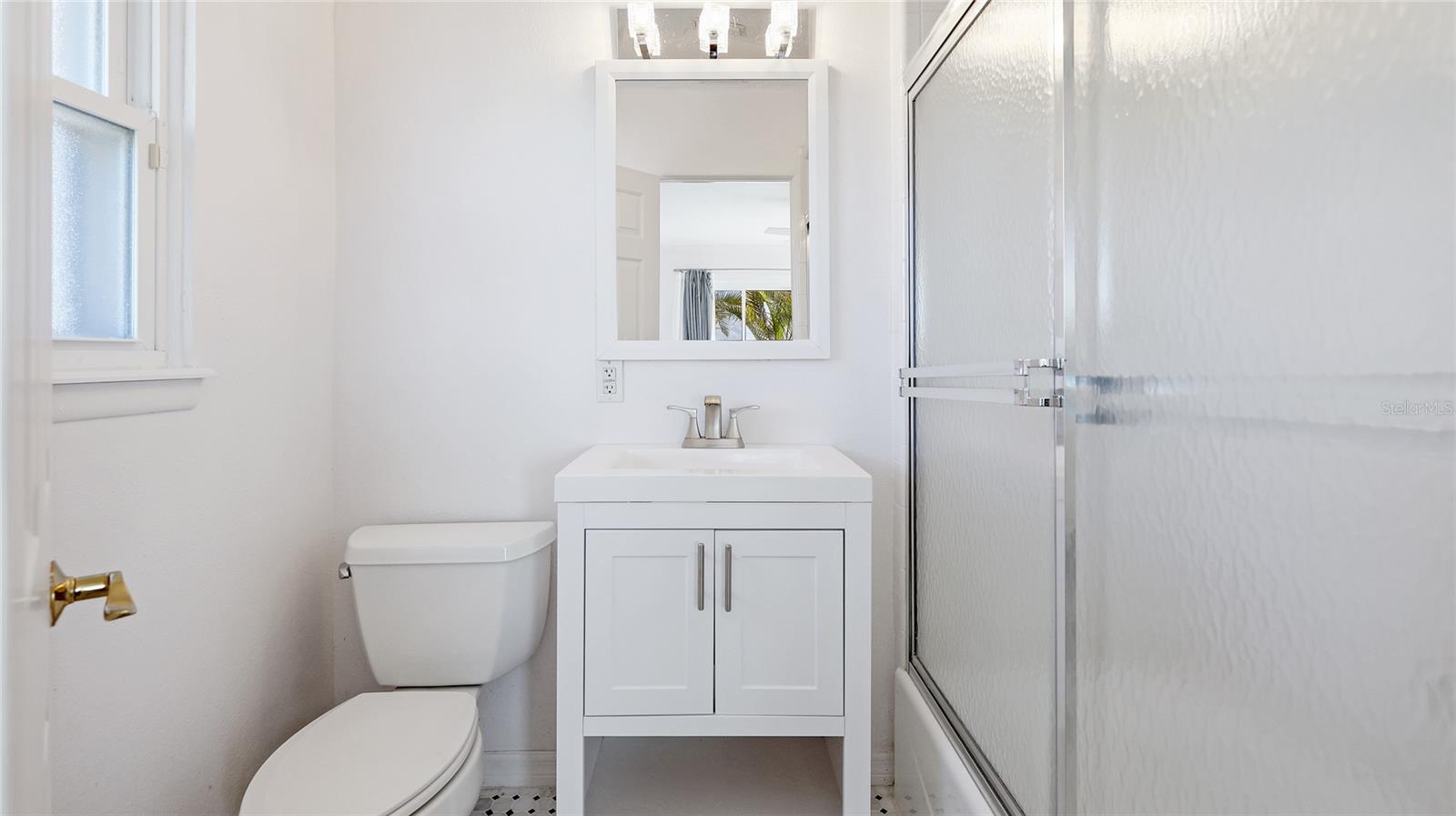 202 GAINES AVE, SARASOTA, FL, 34243