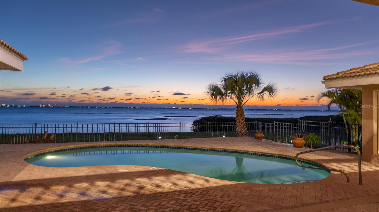 202 GAINES AVE, SARASOTA, FL, 34243