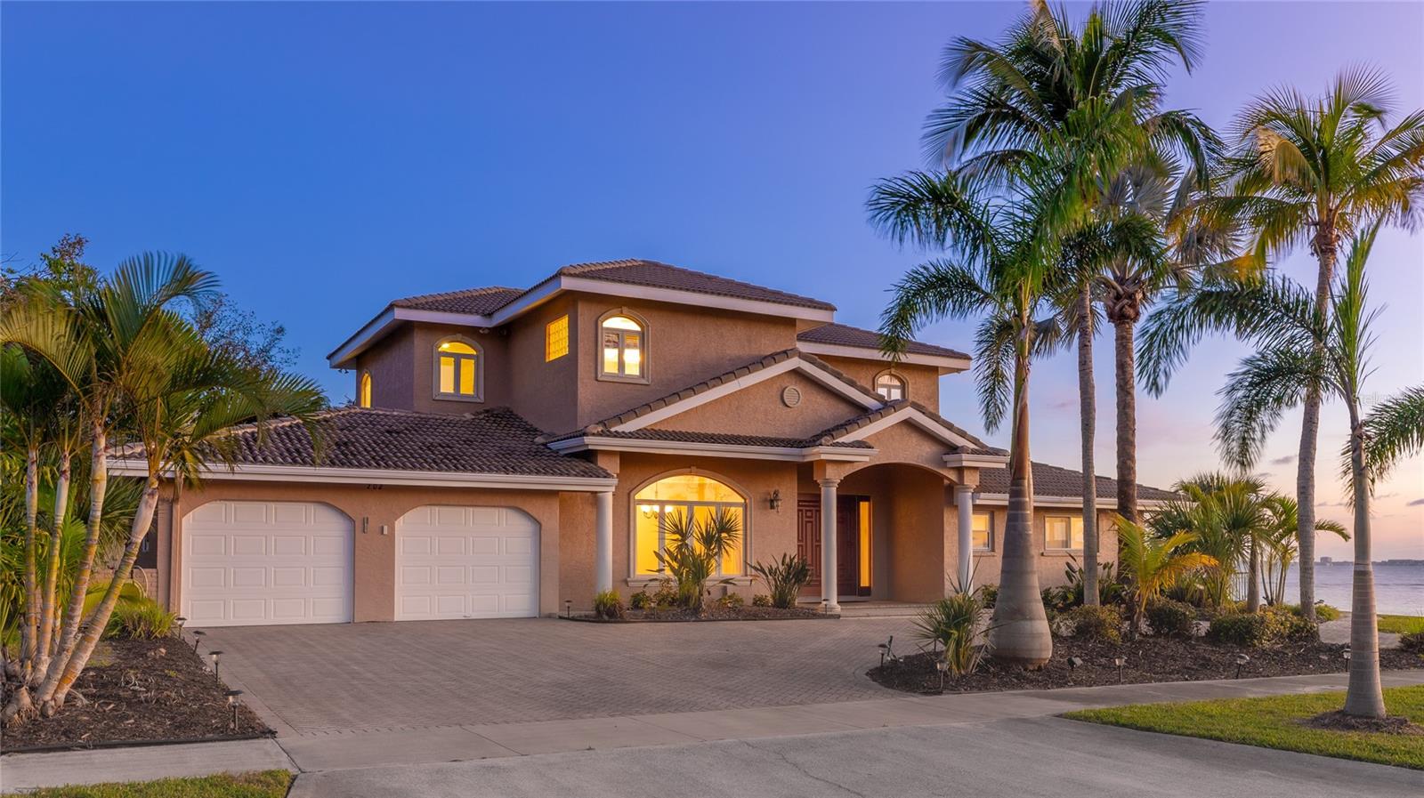 202 GAINES AVE, SARASOTA, FL, 34243