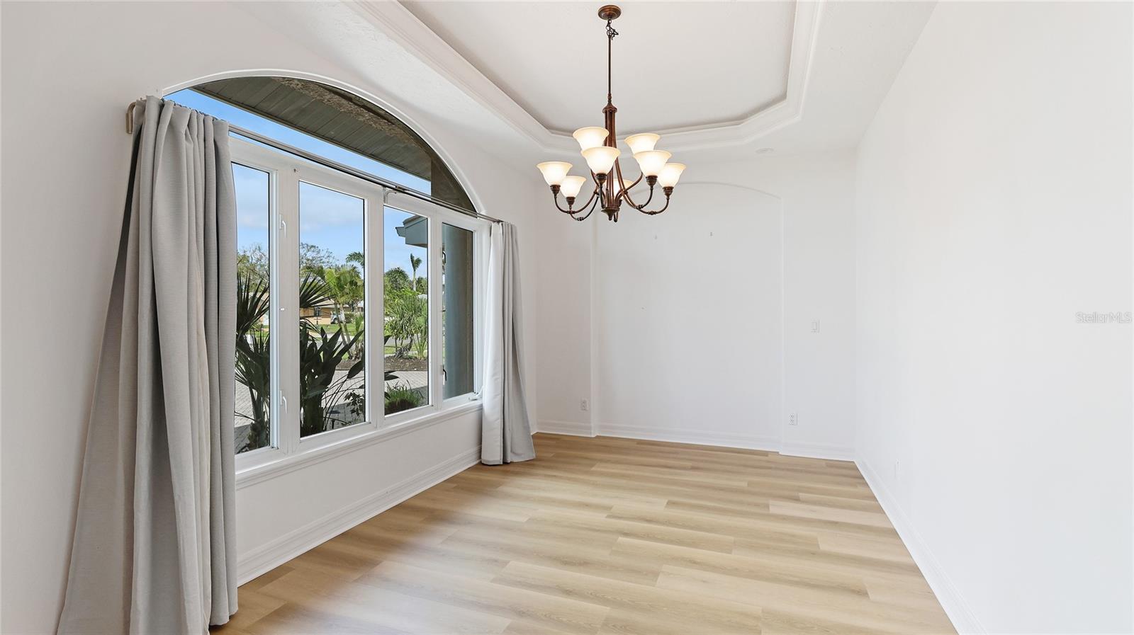 202 GAINES AVE, SARASOTA, FL, 34243