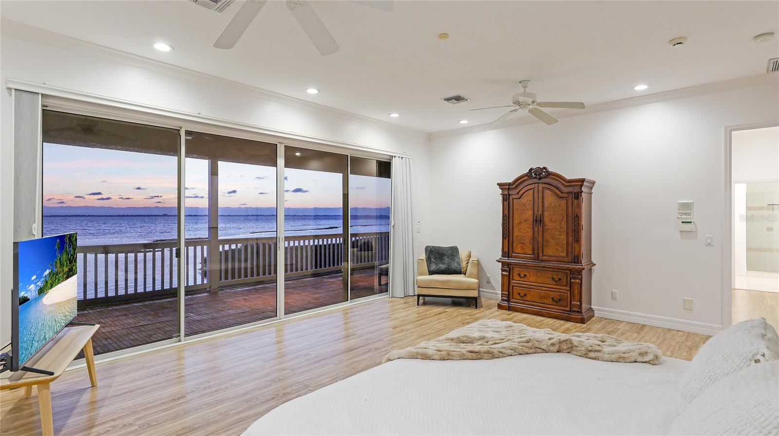 202 GAINES AVE, SARASOTA, FL, 34243