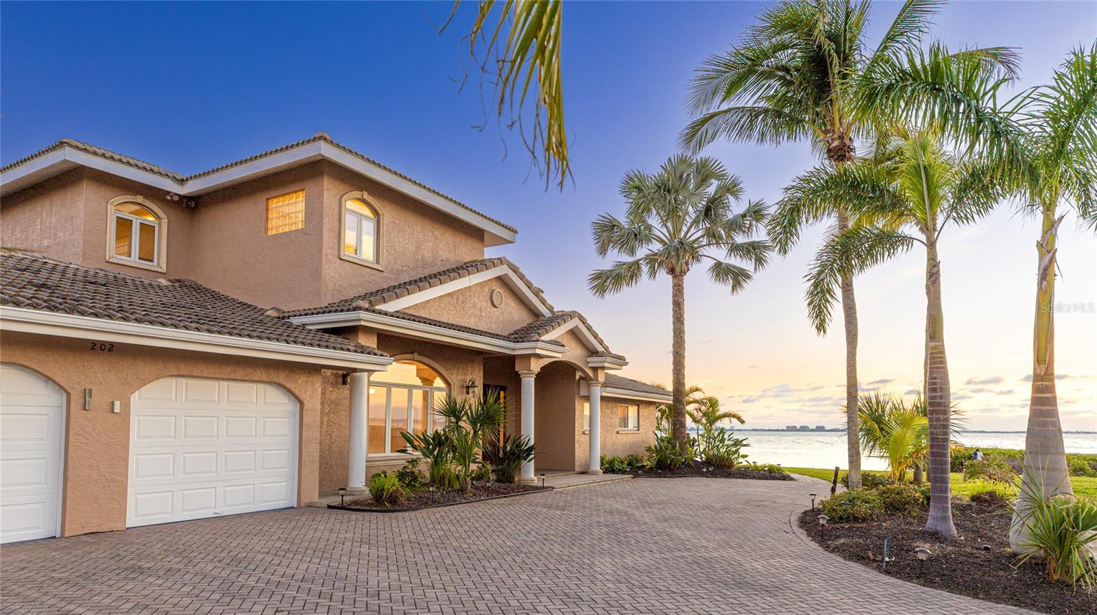 202 GAINES AVE, SARASOTA, FL, 34243