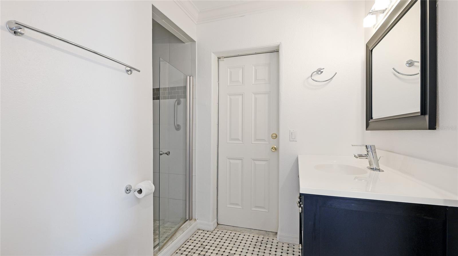 202 GAINES AVE, SARASOTA, FL, 34243