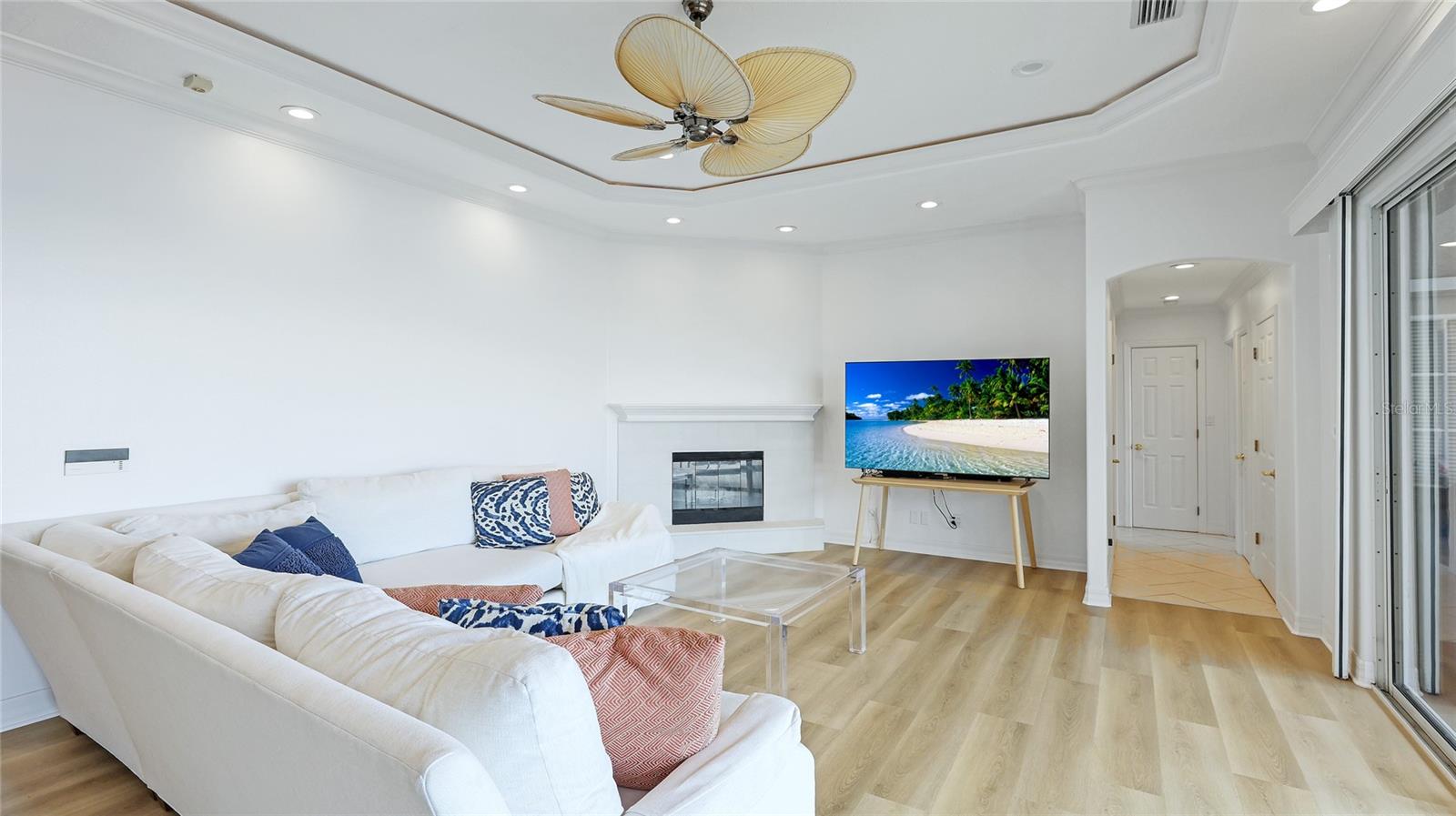 202 GAINES AVE, SARASOTA, FL, 34243