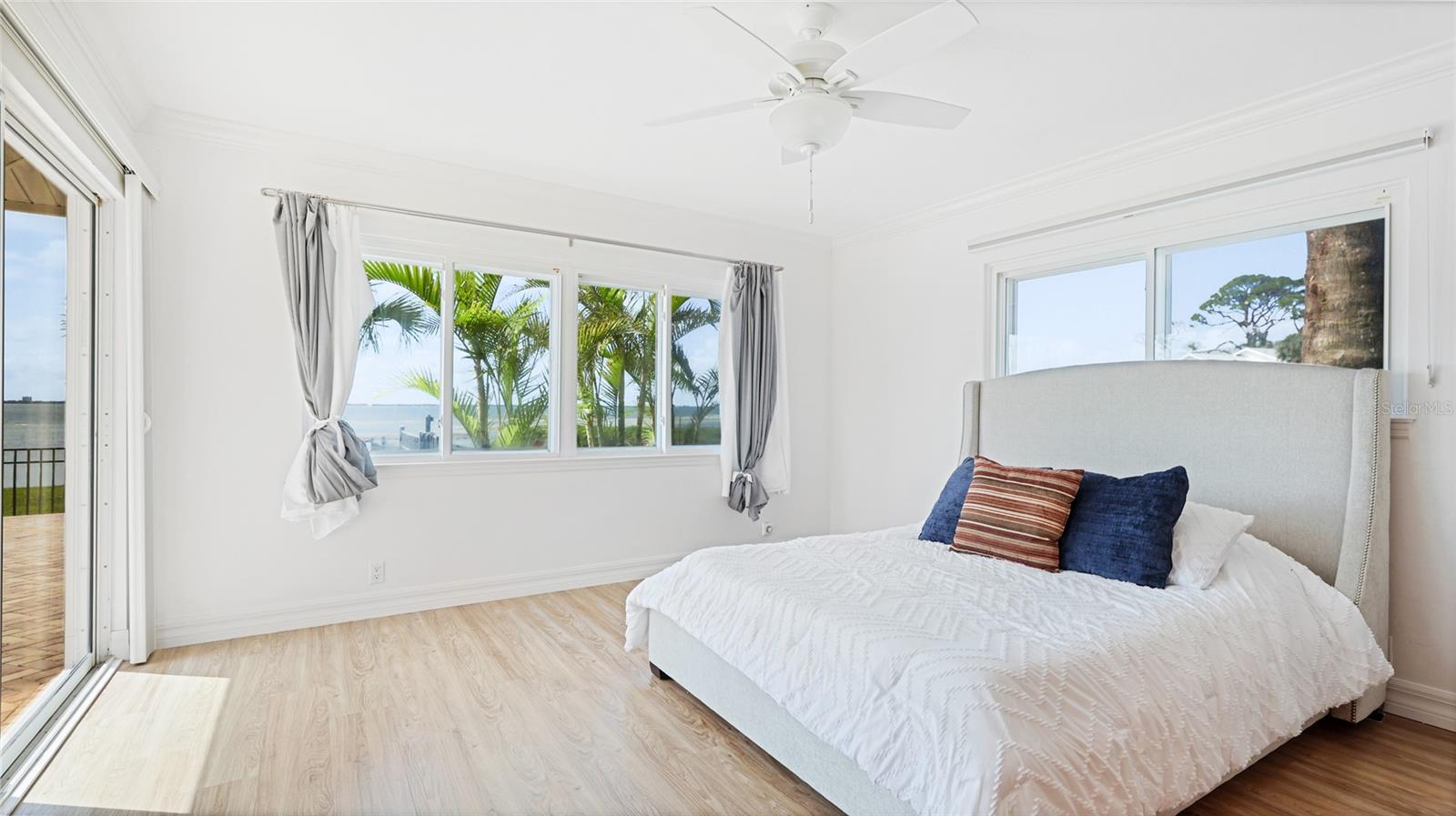 202 GAINES AVE, SARASOTA, FL, 34243