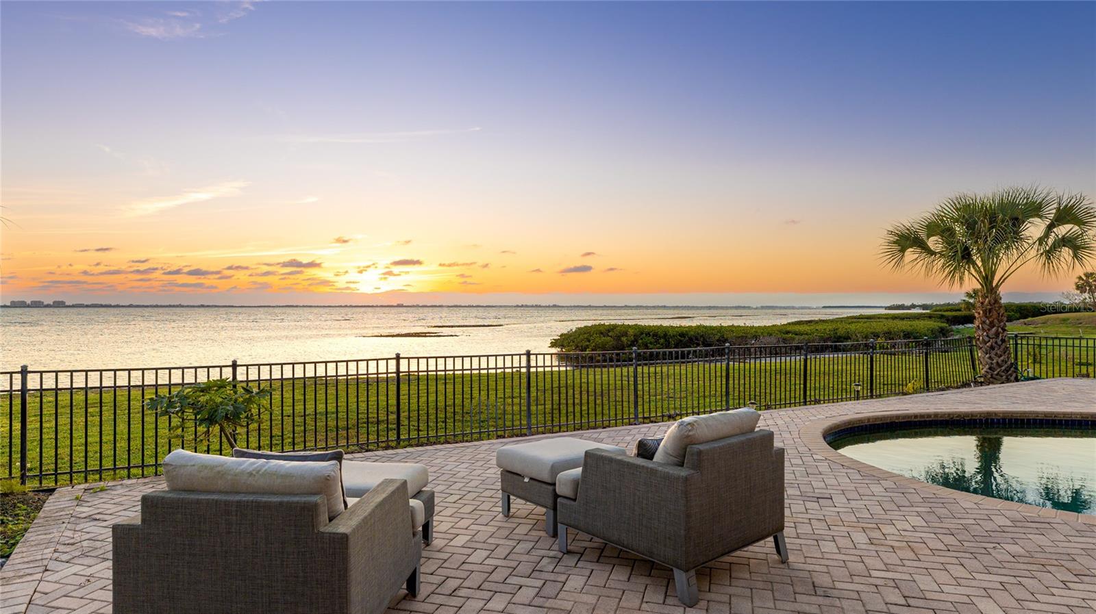 202 GAINES AVE, SARASOTA, FL, 34243