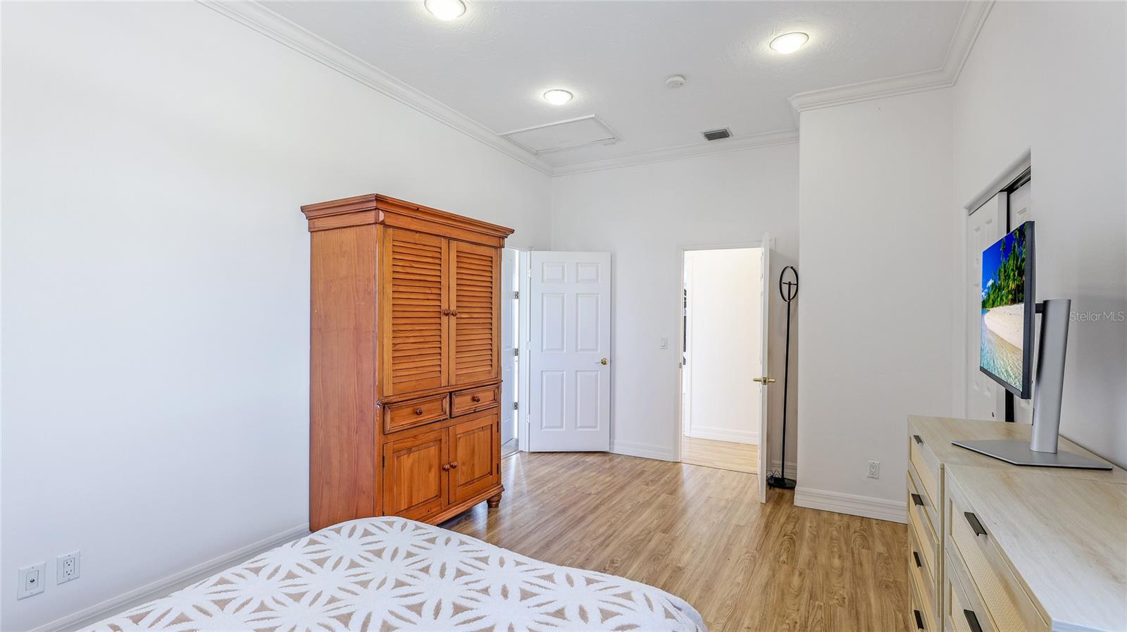 202 GAINES AVE, SARASOTA, FL, 34243
