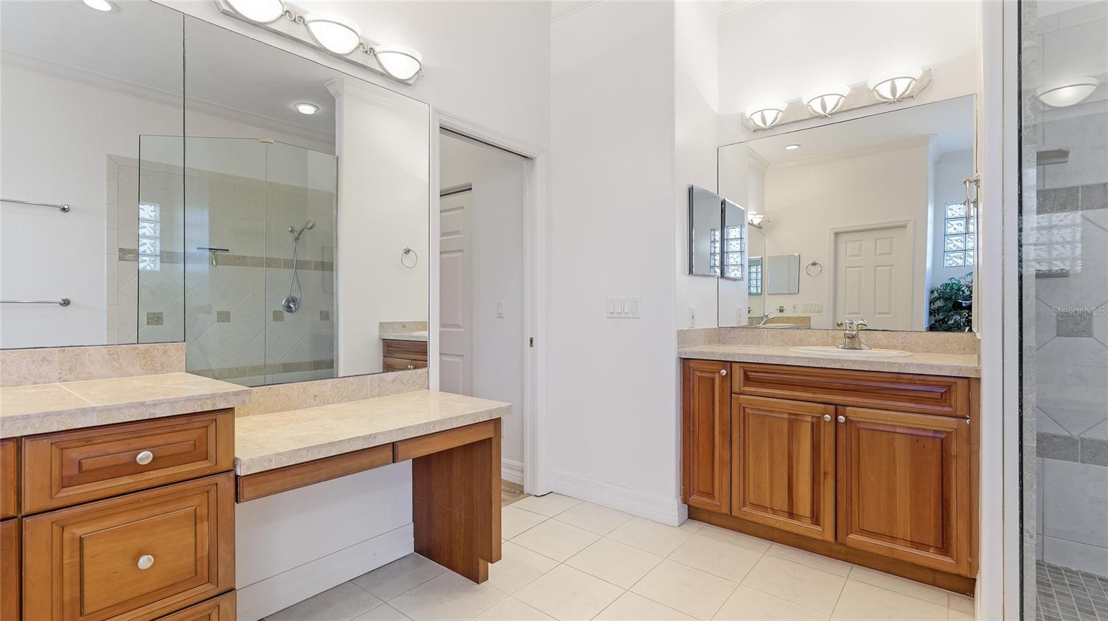202 GAINES AVE, SARASOTA, FL, 34243