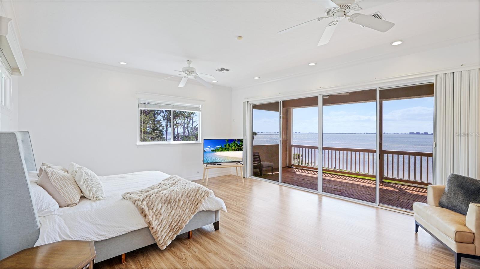 202 GAINES AVE, SARASOTA, FL, 34243