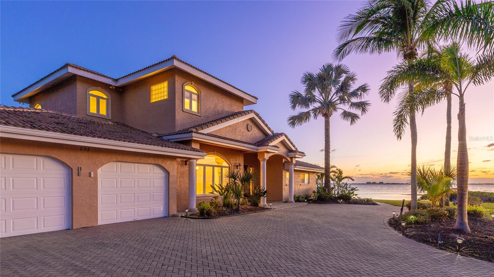 202 GAINES AVE, SARASOTA, FL, 34243