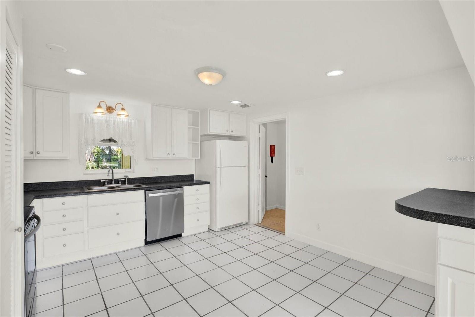 1106 40TH AVE W, BRADENTON, FL, 34205